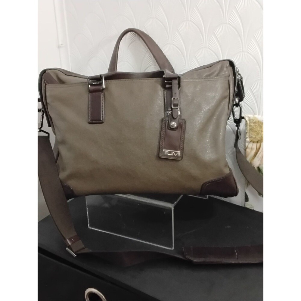 Tumi Beacon Hill Slim Laptop Brief Case Green with brown trim, Unisex